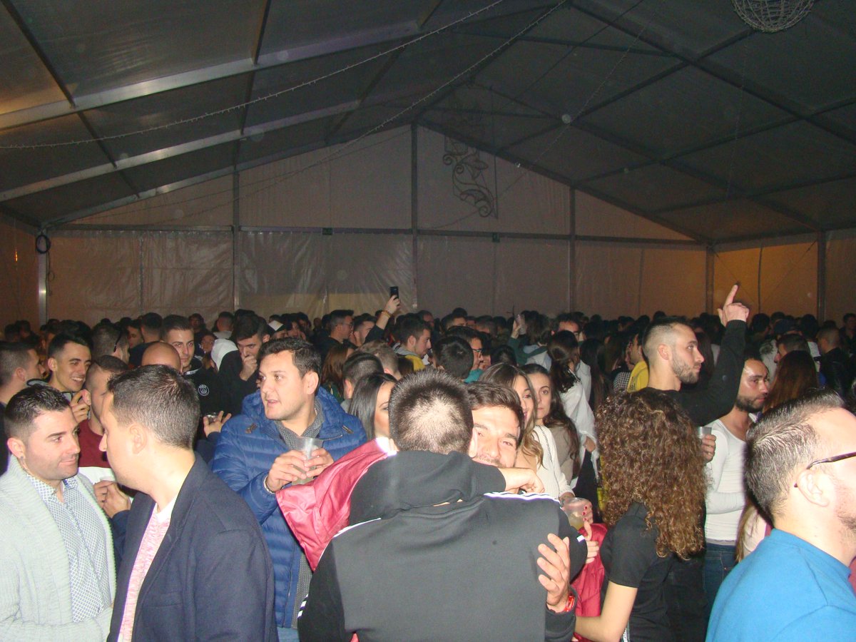 aytoquintanar's tweet photo. #AlejandroFernández ofrece su III #Rave en #Quintanar a beneficio de #Asprodiq.
https://t.co/ZWLPp7S4RL https://t.co/Rg6Owldreq