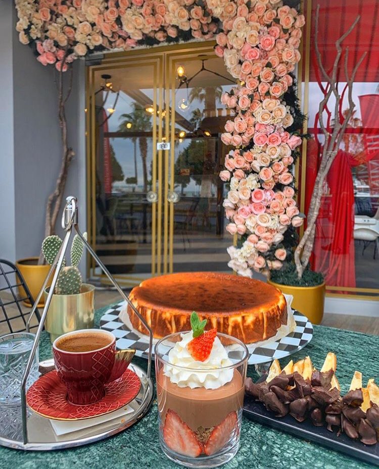 CityMersinCom's tweet photo. Mutlu Pazarlar ✨ @themint.tr #mersin #citymersin #şehrikeşfet #belçika #çikolata #milföy  #tatlı #çilek #mutlupazarlar https://t.co/eY42Iz7pV8