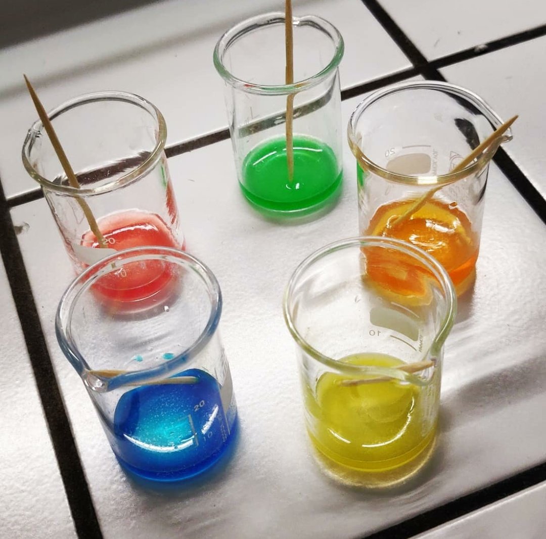 StephaneBaton's tweet photo. Petite #CCM des M&amp;M's avec les #seconde #biotechnologies #JeanMonnet #Franconville #instalabo #en1h30cesttenduuuuuu 🍬🍡🧪 https://t.co/sgVQ0Q5wOc