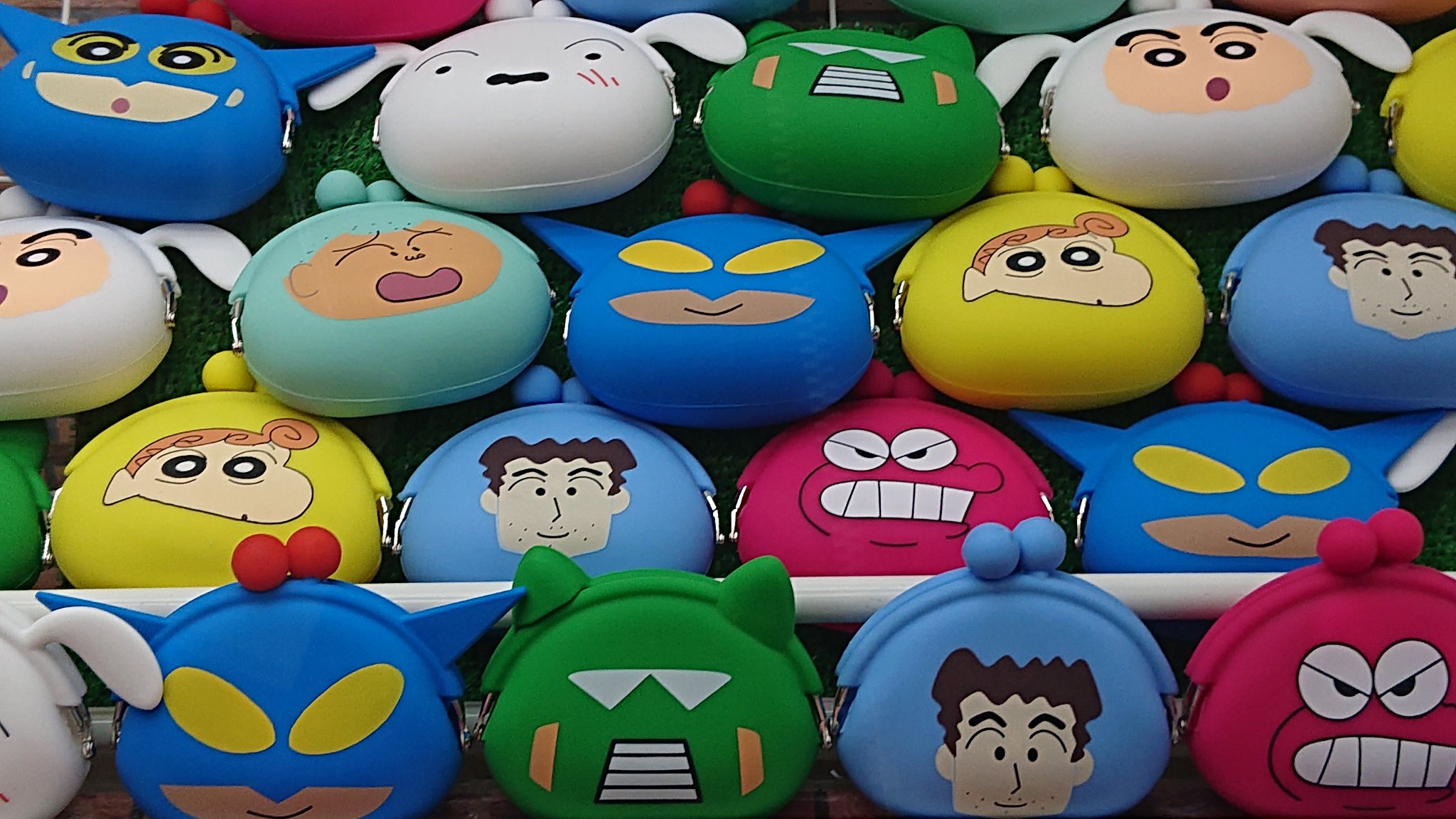 توییتر Mg伊予三島店 در توییتر 景品情報 クレヨンしんちゃんシリコンがまぐち１０種アソート 入荷しております しんちゃん ひまわり シロなどの人気キャラのほか アクション仮面やぼーちゃん そしてヒロシも お子様へのプレゼントにぴったり