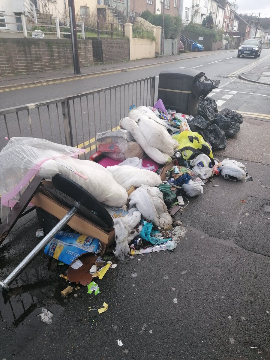 nikkyxavier29's tweet photo. @medway_council
This is why Luton Road is considered a s******e
198a Luton Road https://t.co/UhFSzi0zWE