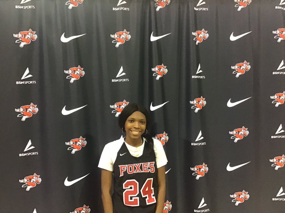 GirlsHartsville's tweet photo. Jazolyn Pendergrass '20 is our POG. Jazolyn scored 38 points on 40% shooting from 2 and 42% shooting from 3. She also went 6-8 from the free throw line. She tied a STATE record with 8 made 3-pointers. She added 6 rebounds, 3 steals and 2 deflections. https://t.co/0mv8aIl7dQ