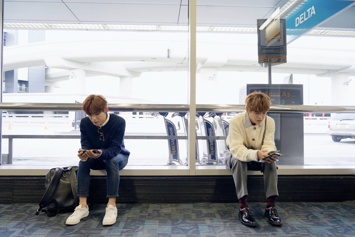 yo_stardust's tweet photo. This language 
without words
we're attempting 
to speak
in quietude
is too loud,
in a chasm so tiny
yet so far apart.

#VersesForACE #VersesForParkJunhee

~

Too dramatic of a photo to not write a verse about 🙂 https://t.co/LSt9bJa6DJ