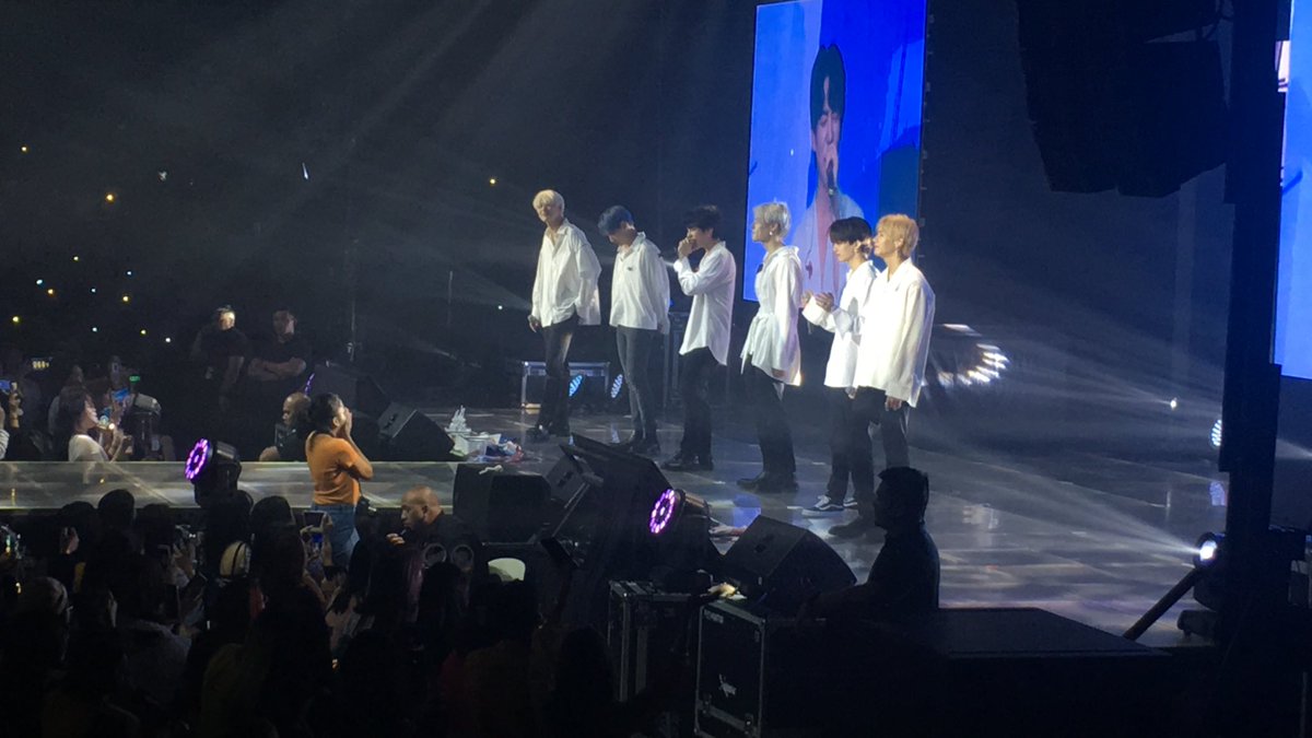 parkj143's tweet photo. 12.21.2019
@VICTON1109 @NewWorld_VICTON
Another great memory added 😭🥰
You are worth the wait
'We will always protect you'
Thankyou so much for coming 😭
Best fanservice ever !
PLEASE BE BACK SOON 🙏🏻
We love you so much 🥺💛💙💛💙
#VICTONinMNL #VoiceToAlice #VoiceToAliceMNL https://t.co/QqHTqAqMdd