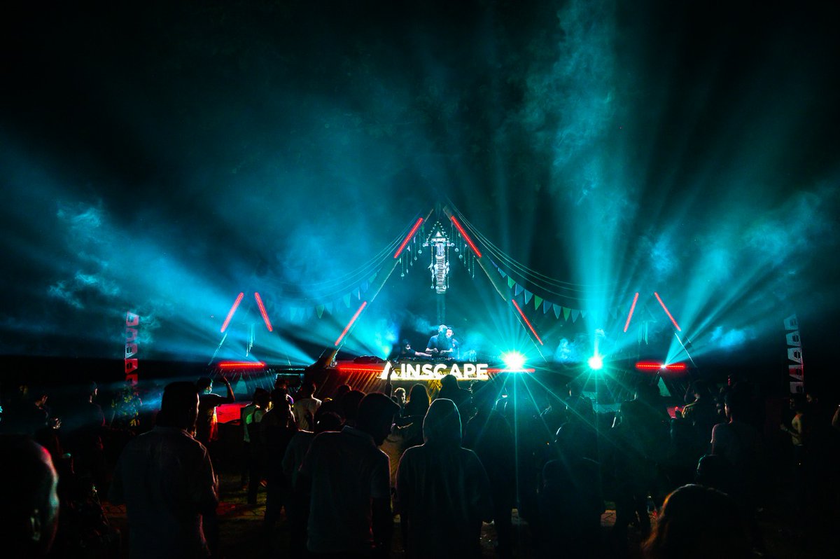 Submergemusic's tweet photo. Day 1 was fun ๐ Here's what today looks like.
4.30 onward:
Glafira
@quistek
Audio Glitch x Juke
Browncoat x @nikhilchinapa
Alex Stein
11pm onward:
Kashish
Ana Lilia
@TuhinMehta x Bullzeye
#Inscape2019 @Vh1India @SmirnoffIndia https://t.co/FExnT0eMnI