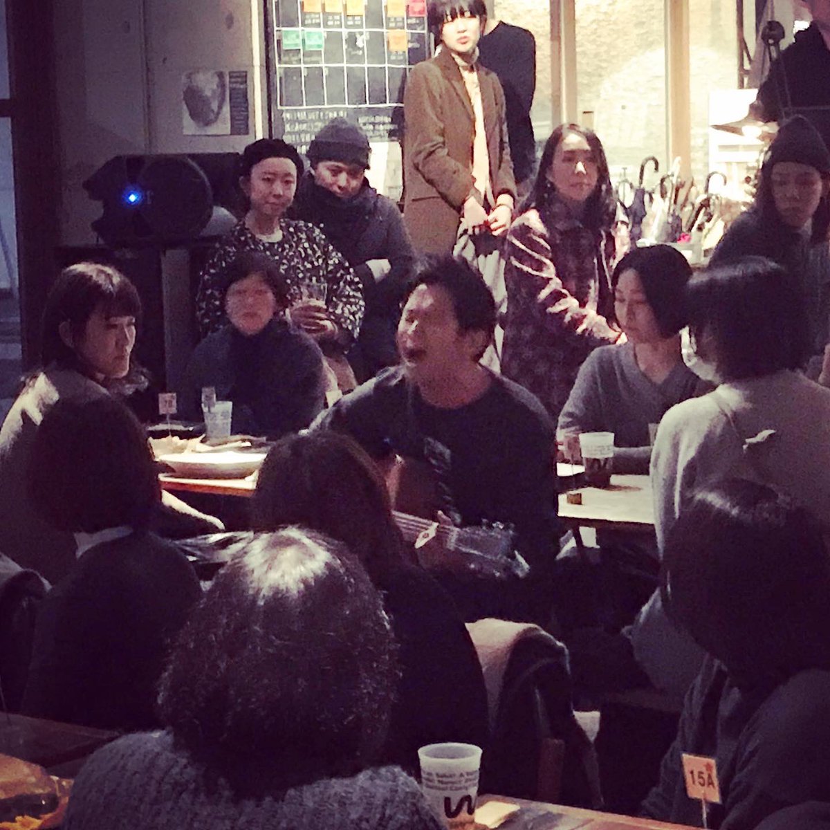 GarageTokyo's tweet photo. Keishi Tanaka presents [ROOMS]

自分の部屋に招いたようにって、こんな広いリビングルームはなかなかない　笑
お客さんはいっぱい！
突然客席から生音でスタート！！
.
#keishitanaka #rooms #weekendgaragetokyo #livegarage #cafelive #cafemusic #musiccafe #カフェから発信する音楽 #livemusic https://t.co/ZbQ7o7b5DZ