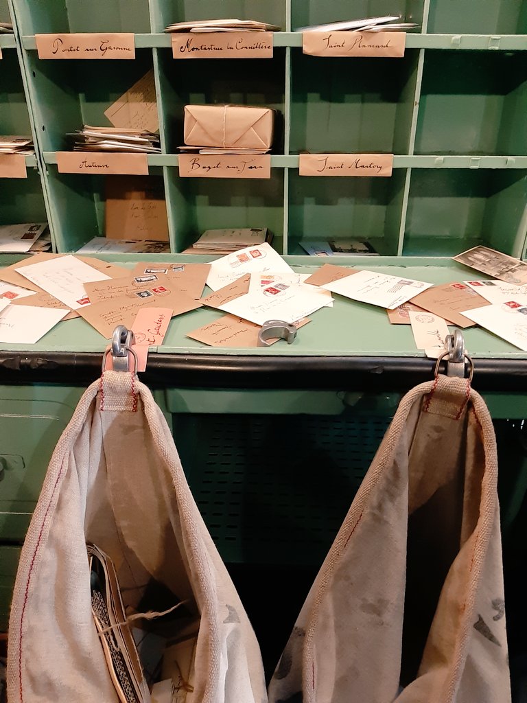 EnvolPionniers's tweet photo. 🎉Unique pour les 1 an du site 🎁Devenez un ambulant et triez le courrier dans un authentique wagon postal. 🚞
Et admirez les voitures anciennes de l'Amicale Frouzinoise.🚗
▶️Entrée gratuite jusqu'à 18h!
#bonanniversaire https://t.co/ce8S5OAdes