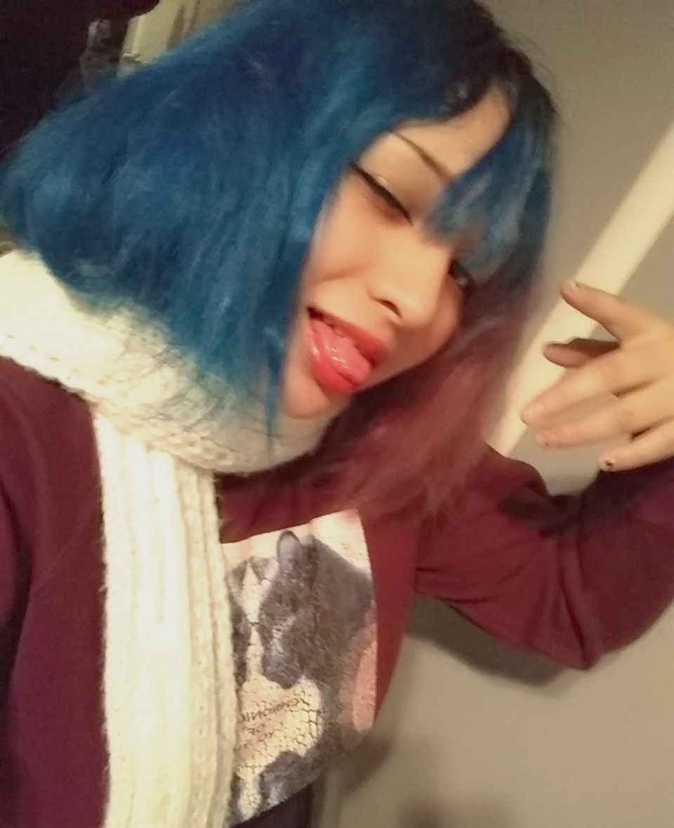 fairiegoth's tweet photo. i don't know what my hand is doing https://t.co/cLVn3CYkUM