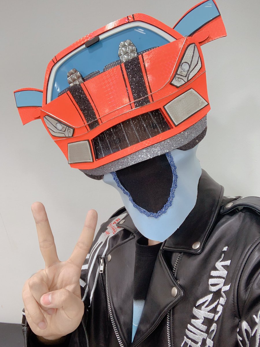 VixxHyukTH's tweet photo. [Twitter Update] 191222 VIXX HYUK @ RealVIXX

ฉันคือโรวิกซ์. ภาพตัวแทน #ฮยอก กับหน้ากาก #SportsCar ในรายการ #King_of_Mask_Singer. ผมเชื่อว่าเจ้าเด็กน้อยของเราน่ารักน่าเอ็นดูมากๆ เลย. ประสบความสำเร็จด้วยหัวใจของเหล่าแสงดาว.🏎

#빅스 #VIXX #HYUK #한상혁
#겨울나비 🦋
#VixxHyukTH https://t.co/SGm2A41uNv