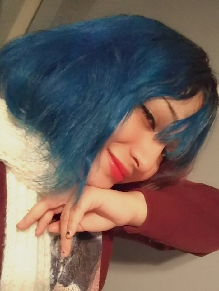 fairiegoth's tweet photo. i don't know what my hand is doing https://t.co/cLVn3CYkUM