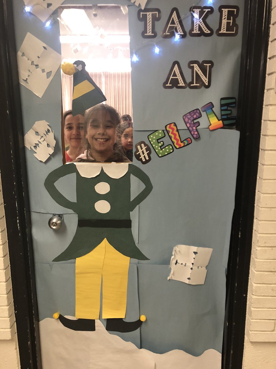 lincoln_dsbn's tweet photo. So much holiday fun! Wishing our Lincoln families a wonderful winter break! @ronnaparkhouse  @EthierMr @Mrslance_12 @K1Clark https://t.co/7xCdquVikZ