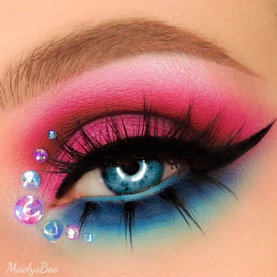 Maelysboo's tweet photo. In love with this palette 💜

@ABHcosmetics @norvina1 VOL 2 palette + Waterproof Crème Color Jet
@hudabeauty Sasha Lashes

#anastasiabeverlyhills #norvina #abh #norvinavol2 #norvinapalette https://t.co/ltJTYbOSHp
