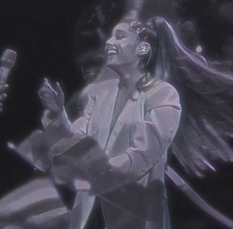 gngIoved's tweet photo. #OurSWT gonna miss this sm, not getting any more videos or pictures but im so thankful for this tour,  for ariana and im so so so proud of her and her team. im so grateful i got to experience this beautiful tour. our home always <3 https://t.co/LNVjhr36ov