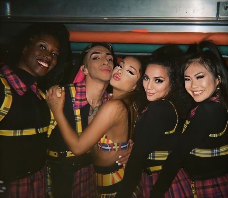 gngIoved's tweet photo. #OurSWT gonna miss this sm, not getting any more videos or pictures but im so thankful for this tour,  for ariana and im so so so proud of her and her team. im so grateful i got to experience this beautiful tour. our home always <3 https://t.co/LNVjhr36ov