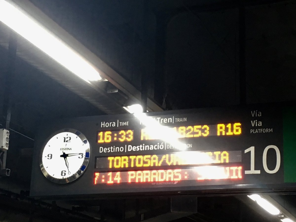 eivanpujol's tweet photo. @TrensDignesEbre @rod16cat tren destinació Tortosa diumenge 22/12. Compareu rellotges. Bon Nadal https://t.co/CGqEVhv9eG