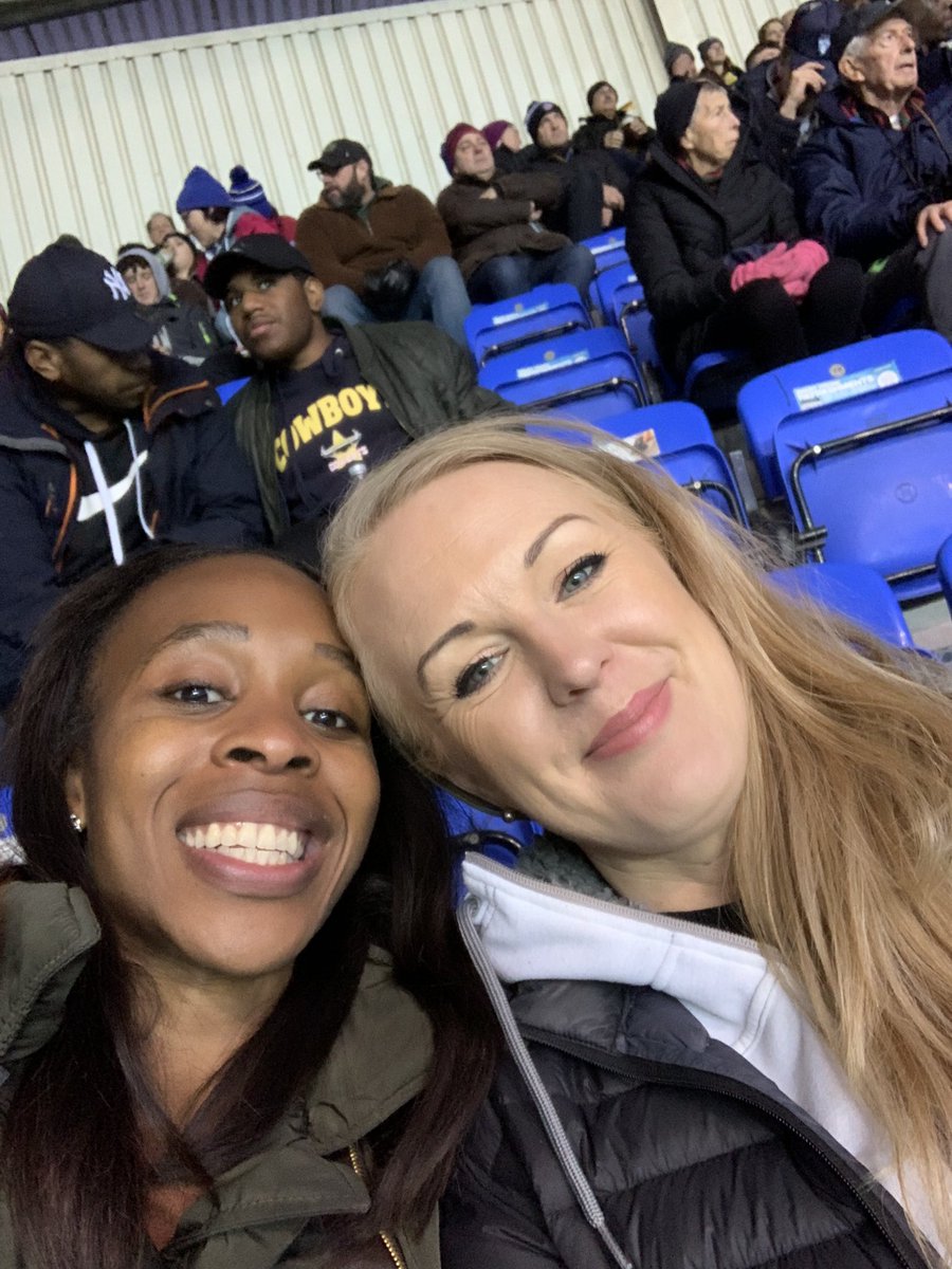 PamelaCookey's tweet photo. It wouldn’t be Christmas without a game shared with friends. @bathrugby are smashing it 3-38 with still 27 mins to play! #sportingChristmas #festivitiesBegin #itsOKTosupport2teams @BristolBears ☺️ https://t.co/FrlSwjQh9H
