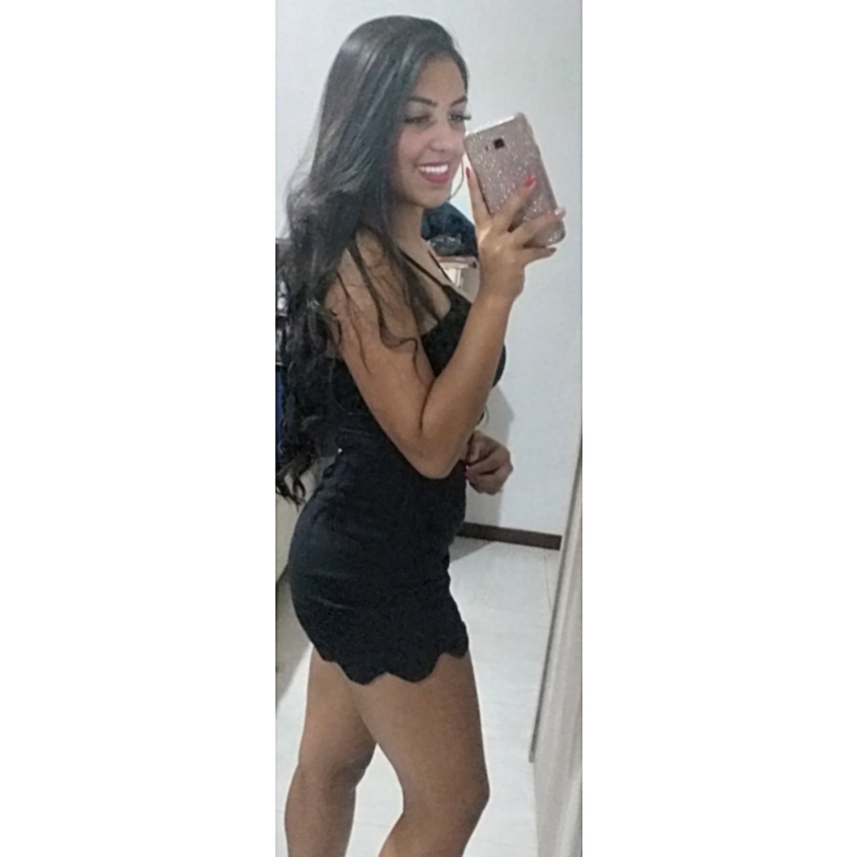 Sandyy_Silvaaa's tweet photo. Eu tava muito gata pqp https://t.co/PtjwzLUBdu