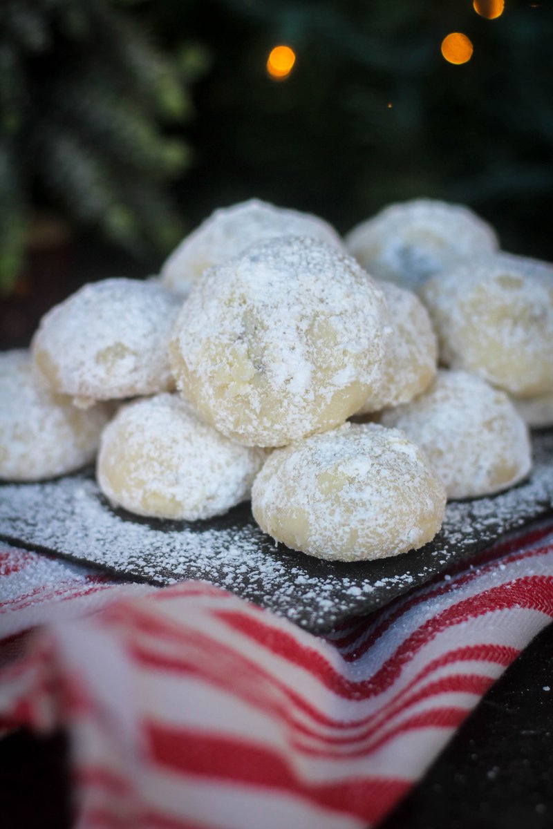 addicted2recipe's tweet photo. Still making Christmas cookies? You need these Mexican Wedding Cookies in your gift box this year. #ChristmasCookies 

https://t.co/vtaUVozYPC https://t.co/uGm1QGmgih
