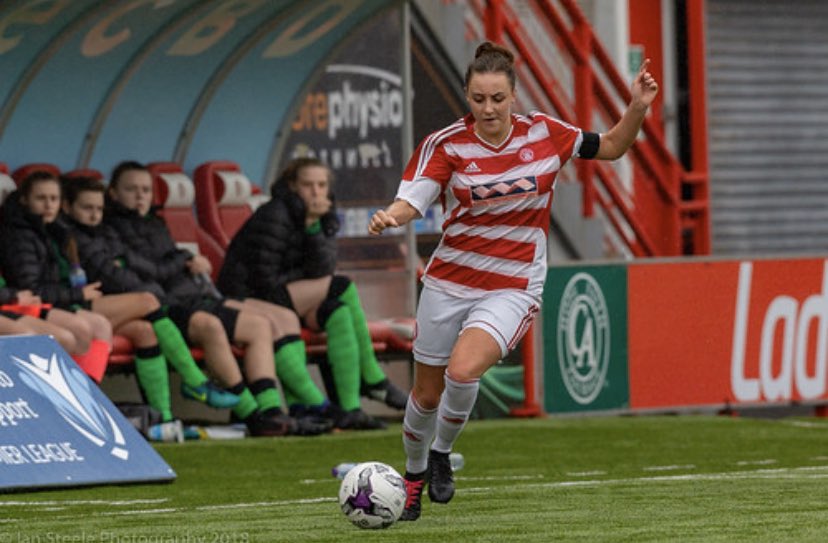 accieswfc's tweet photo. 🔴 Right Full Back | 2010-2019 ⚪️

2016 Title winning Captain
10 Years service
Ice cool penalty taker 
Versatile on the left or right 

It’s @GillianInglis14 💪🏻 #14 https://t.co/Iyk5SYJGeB