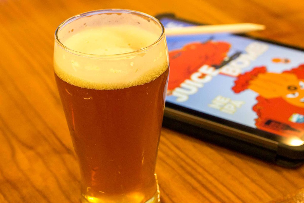 #SundayFunday specials: $1 off all pork, chicken, &amp; Sloppy Joe sliders &amp; “s” drafts:

Skinny D Kolsch
Sexy Cat APA
Summer Months Lager
Smoking Goat Red Pepper Ale
Seis Demonios Barrel Aged Dark Ale
<a href="/FPBeverages/">Flying Panda</a> Hello Sunshine Orange Vodka Cocktail
#knoxville #knoxrocks #craftbeer