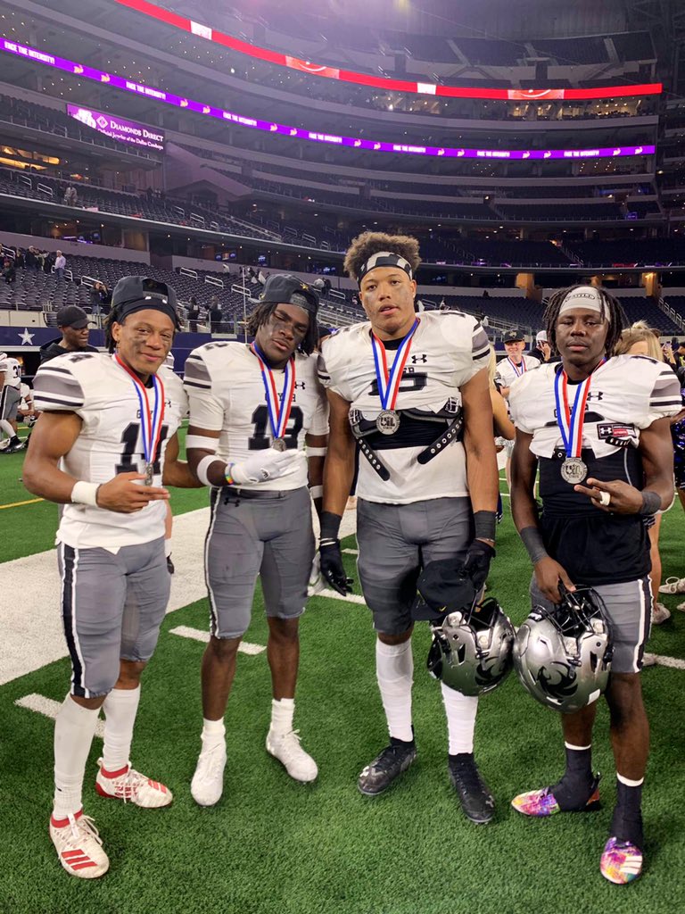 This was more than just a game, it was sharing memories with the best family in the world, and when that family never gives up, it’s something really special. This was by far the best year of my highschool career. We made history, and I’m glad to do it with y’all. 🖤🤍  14 out🤝