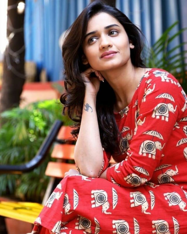 zindagii_tum_hi's tweet photo. #हवा का रुख जो भी हो,
मेरे कदम हमेशा तेरी और ही बढ़ रहे है..💓💓

#पराग_ड्रीम
#बाँसुरी https://t.co/ZAAWRwNdGa