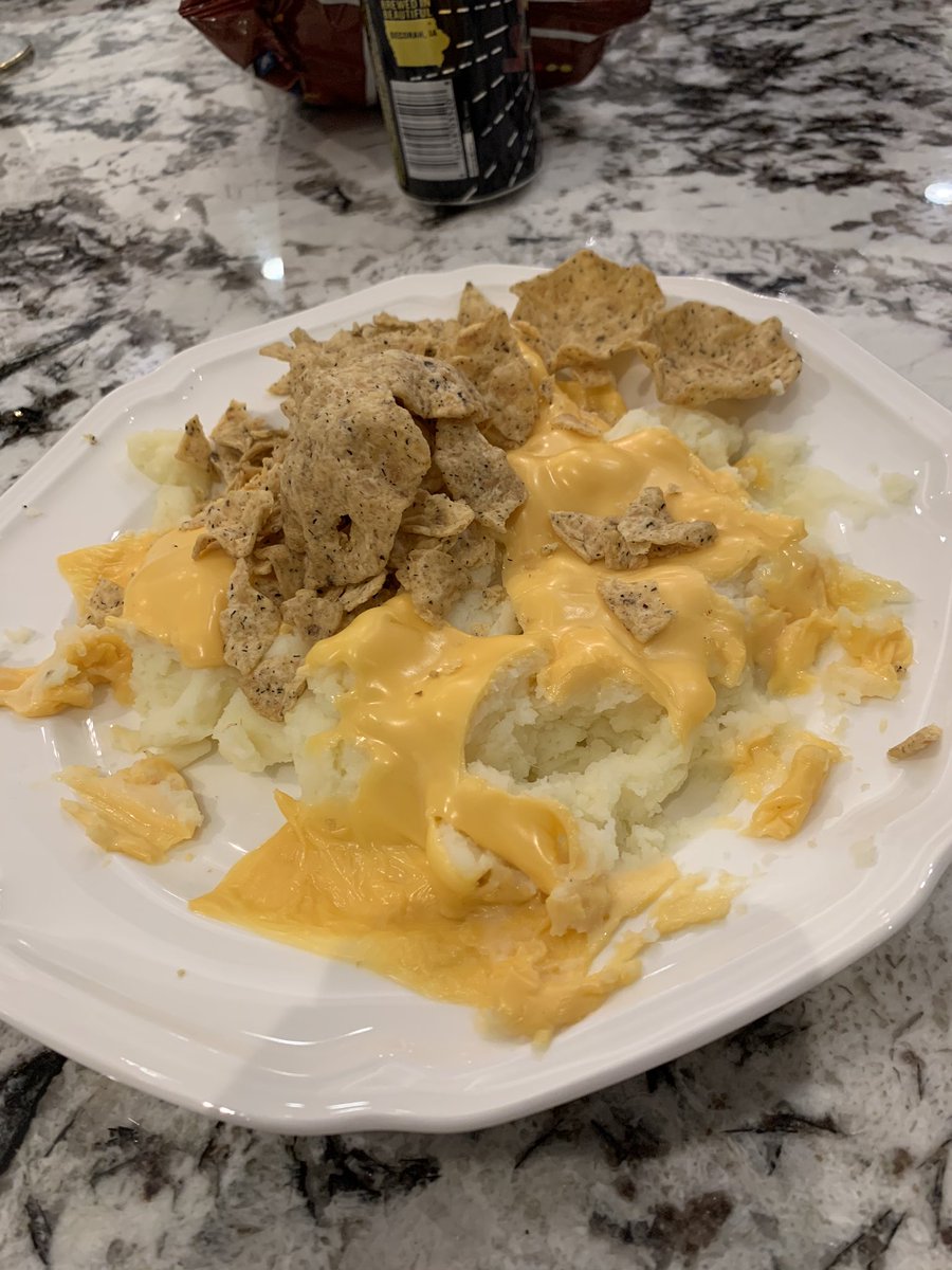 KatieCulver's tweet photo. Dad: “We have tons of food in this house”
Also my dad: *makes me mashed potatoes, melted sliced cheese, and tortilla chips* https://t.co/lheUp8UEwC