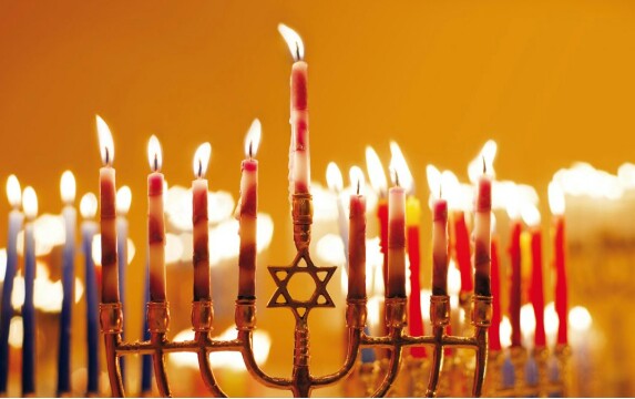 StellaeLectio's tweet photo. Solsticio de Invierno.
Cristianos:Natividad del Mesías Jesús de Nazaret
Judíos:Januca, fiesta de las luminarias
-Antiguos:Sarturnalias
-Nórdicos: Yule

El grado 0° de Capricornio por donde pasa el Sol hoy, es verdaderamente mágico.

La Navidad es realmente preciosa. https://t.co/lyxg2MeAHH