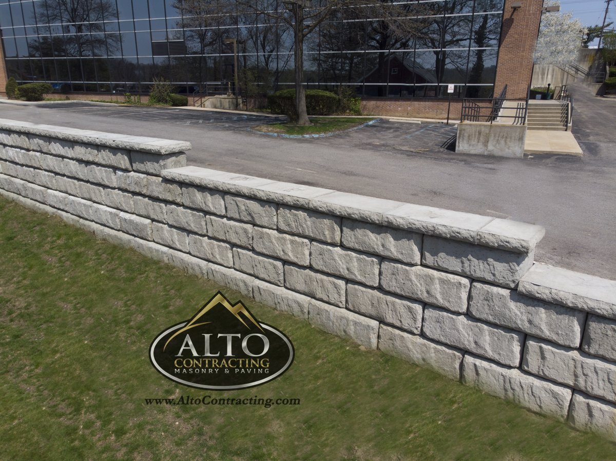 Precast Concrete walls are both functional and aesthetically pleasing.

Altocontracting.com
(914) 734-9739

#bluestone #mason #masonry #westchester #westchestercounty #contractor #hardscape #walls