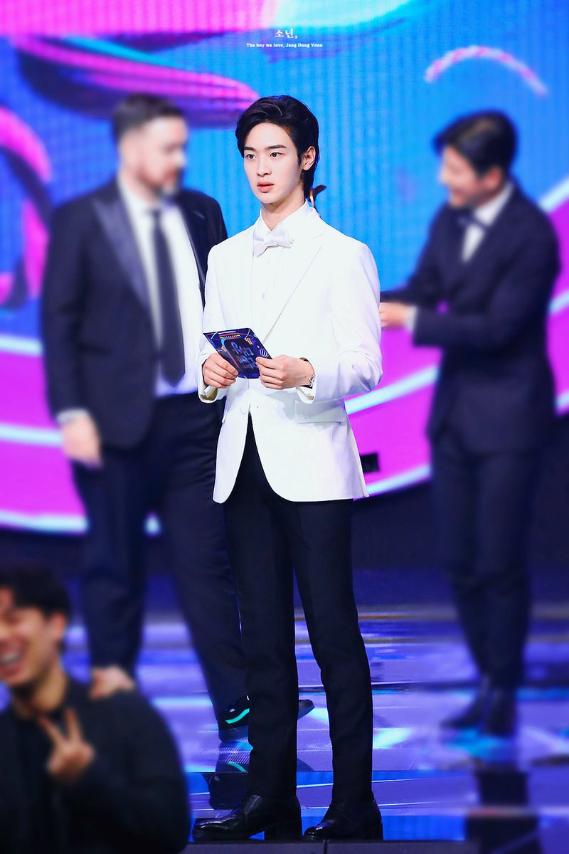 191221 kbs연예대상

전신 사랑단💕

#장동윤 #동윤 #엠씨 #MC #kbs연예대상