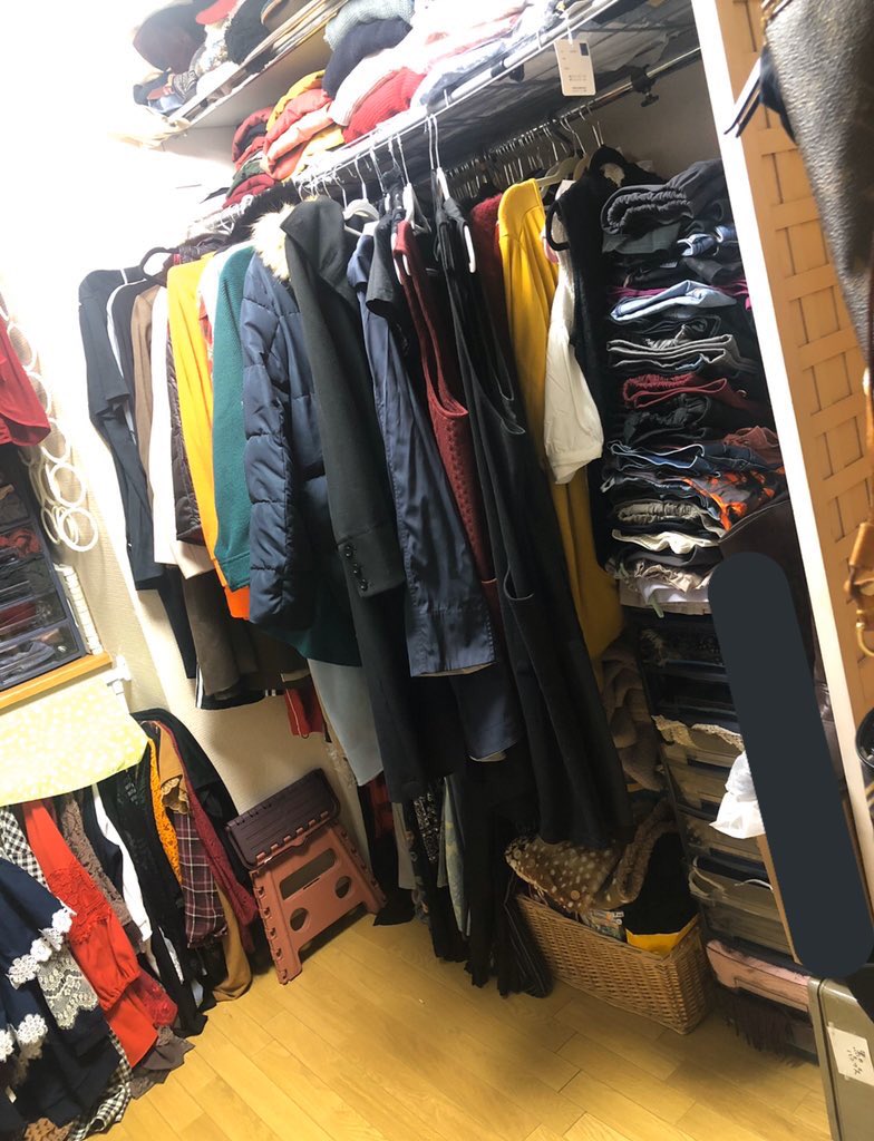 すず ちな推しのオタクグッズは処分してません ウォークインクローゼットにしてる 部屋もお片付け これは も 恥ずかしい えーと 痩せたらまた着ようは永遠に来ないことが分かりました ｑ 大掃除 ビフォーアフター