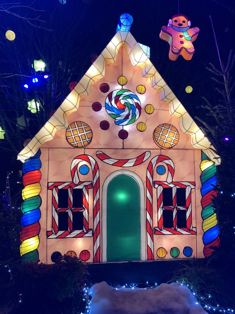 AniellaLEBEAU's tweet photo. Visite immersive féerique & chasse au trésor en #réalitéaugmentée sur le Sentier des Lanternes, jardin Fabert, à Metz. 👍
#MOSL 🎉
#aMustDo ✅
#Christmas ❄️
#GingerbreadMan 🤩
#GingerbreadHouse 😍
#ChristmasSpirit 🎄
#GettinginthemoodforChristmas 🥳 https://t.co/gJEC3lOUxA