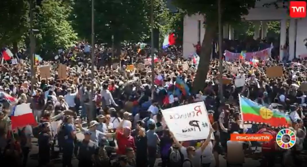 Comentamos #ElChilequeSoñamos en #SinCorbataTVN

Sigue la señal en vivo bit.ly/36Z0JbB