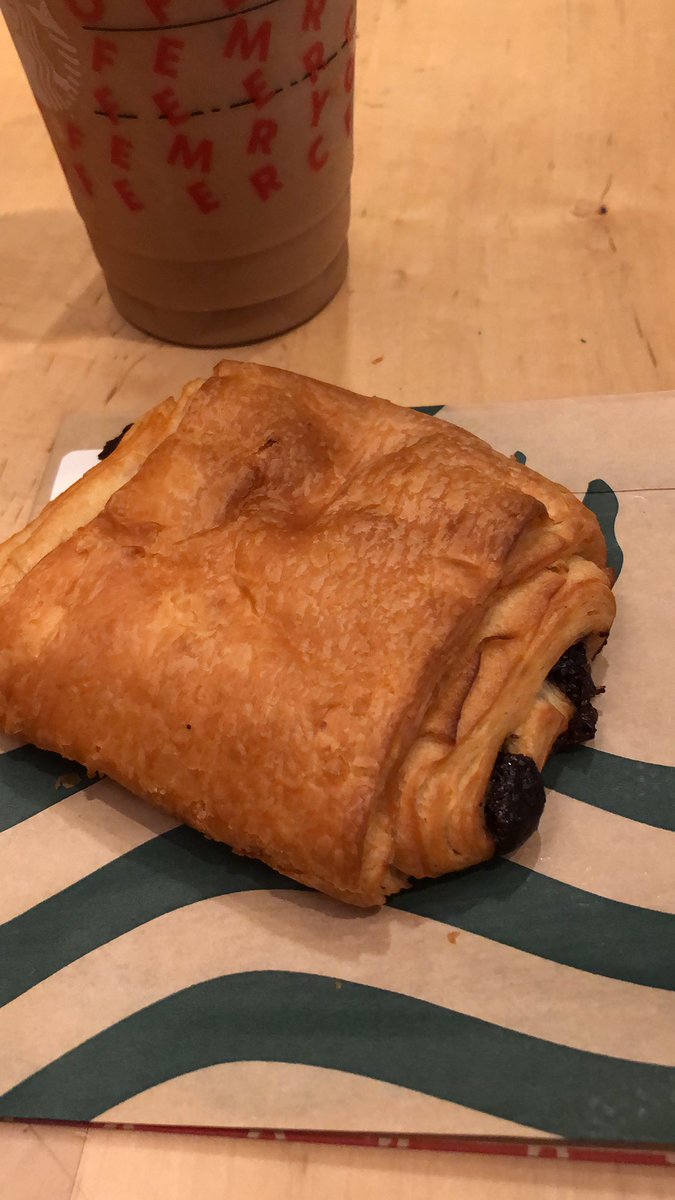 hellomykeebunch's tweet photo. Sometimes you have to treat yourself before opening the store. But I have ate WAY too much chocolate the last few weeks. #treatYOself https://t.co/J2vvi3Esld