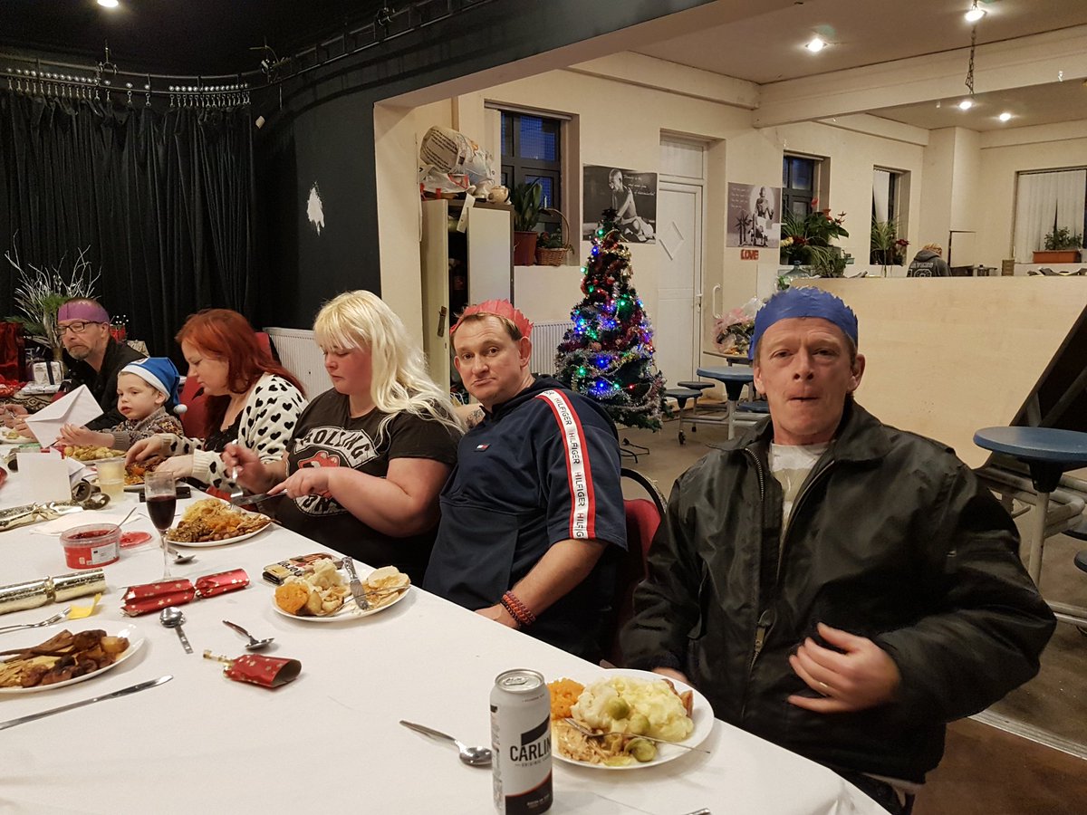 Maria37791765's tweet photo. @MartMums Christmas meal at @united_estates1 https://t.co/rwljgNP1AL