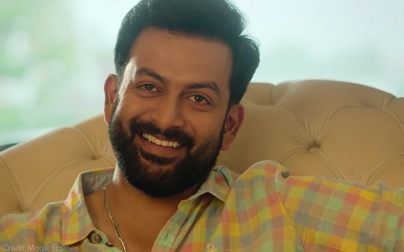 FCompanionSouth's tweet photo. #REVIEW #DrivingLicence Effective Performances by #SurajVenjaramoodu and @PrithviOfficial elevate that rare well-written comedy.

https://t.co/0I3tS9PE3W

#DrivingLicenceReview https://t.co/bxFhR8h71V