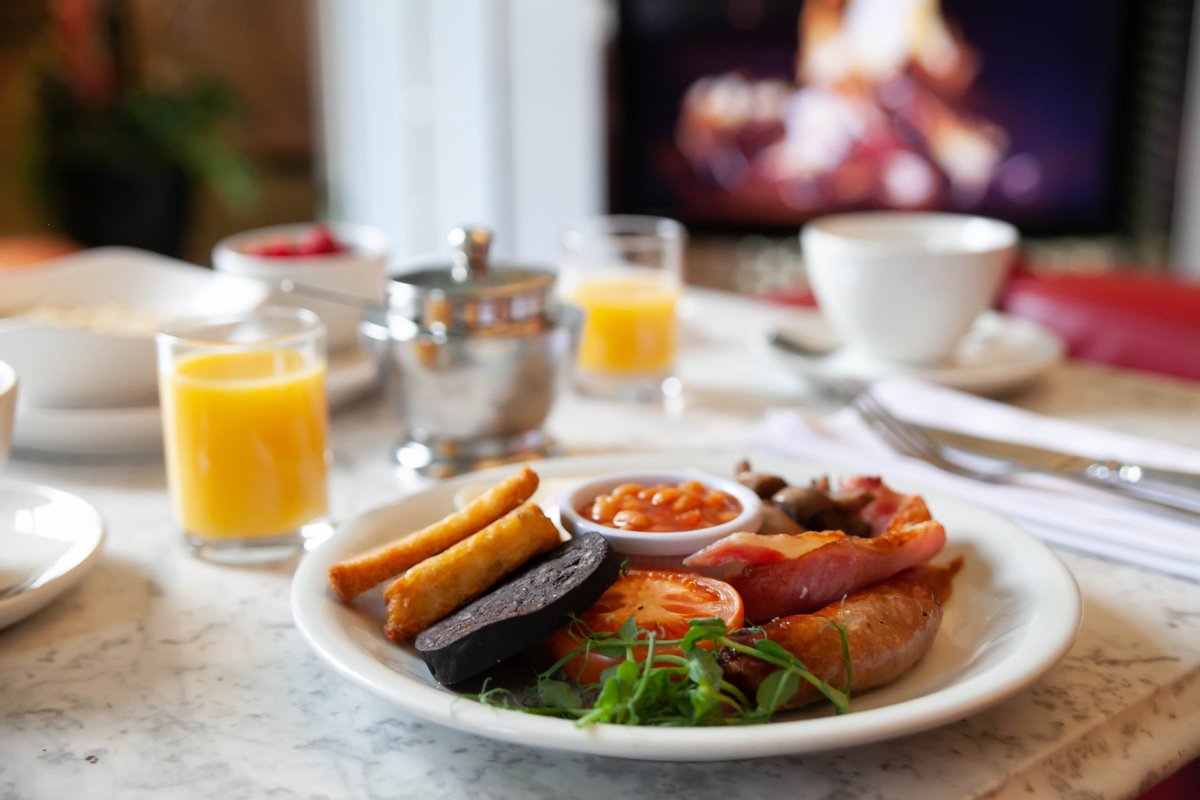 Let's start the debate, which is the ultimate breakfast?
Continental or Full English?

theearl.co.uk