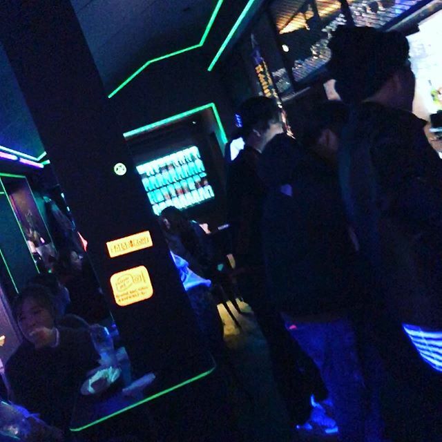 mutexmutexmtx's tweet photo. #サラダボウルトーキョー #バー #飲み放題 #こんな雰囲気 #まだまだいろんなお店がある ‼️ #飲スタグラム 山富士のビルの上 #岡山市北区本町 #フォトジェニックバー https://t.co/PpUENggqEf https://t.co/zPixE2khju