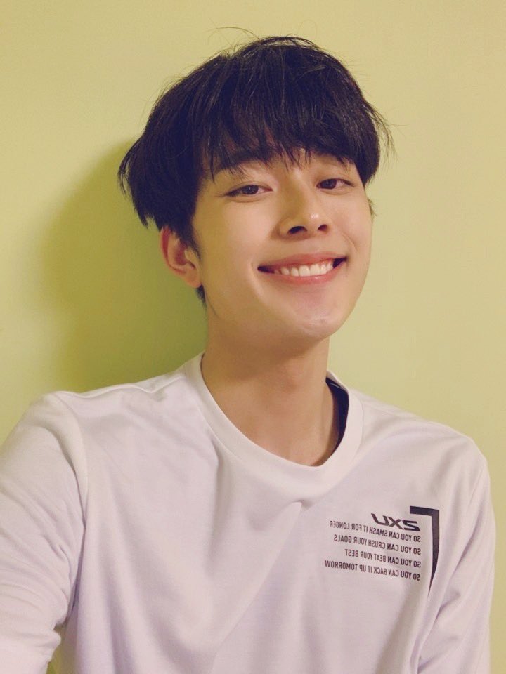 CUBE_YOOSEONHO's tweet photo. [#유선호] 보구미요😍 https://t.co/bDJuTam81r