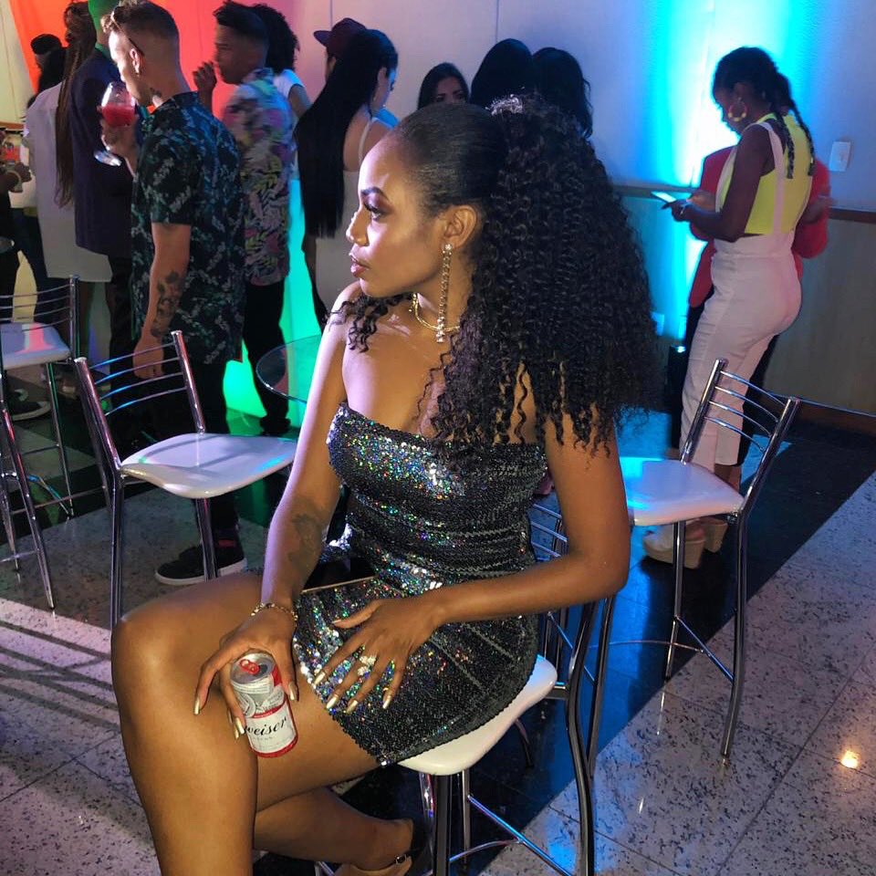 mxnunesn's tweet photo. ELEGANTÍSSIMA NA FESTA DA EMPRESA https://t.co/07MuSIHTMD