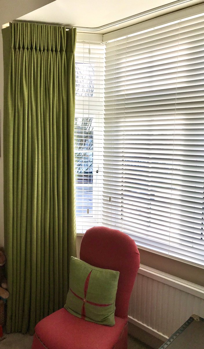 JonesSoftFurn's tweet photo. Last job finished before Christmas 🎄
This beautiful green Riviera fabric from @WemyssFabrics finishes off this bedroom. #curtains #pinchpleat #softfurnishings #harrow #curtainmaker #jonessoftfurnishings #green #bedroom #timeforchristmas https://t.co/6NtV2bWX2M