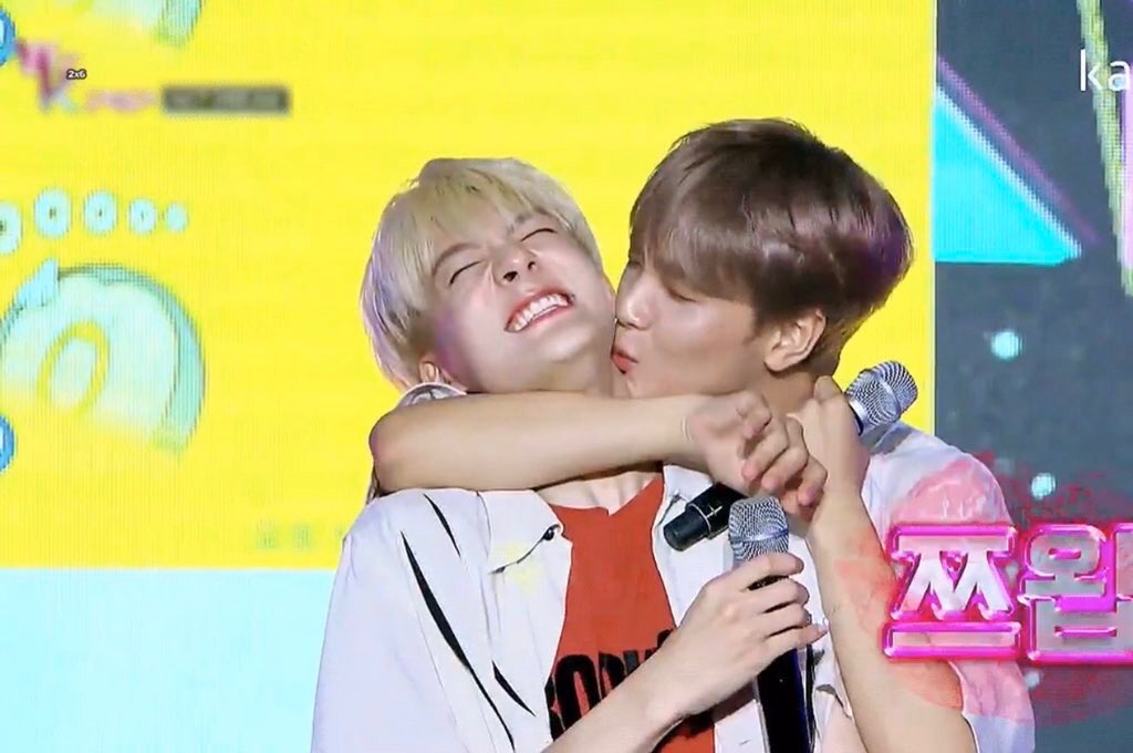 myfullsunisfan's tweet photo. จุ๊บมาจุ๊บกลับไม่โกง https://t.co/TxirD18YX7