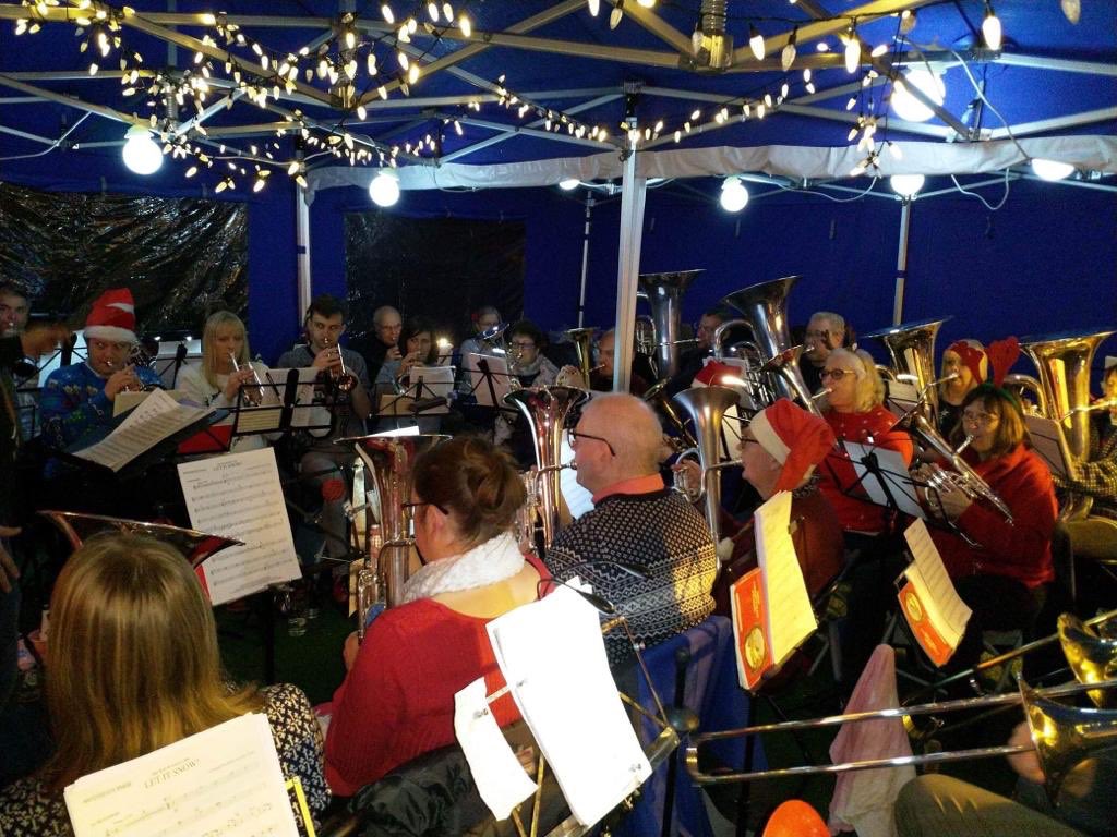 CottenhamBrass's tweet photo. Another great night at @Cambridge_Blue #spottedcaroling https://t.co/Ph8lZGixqf