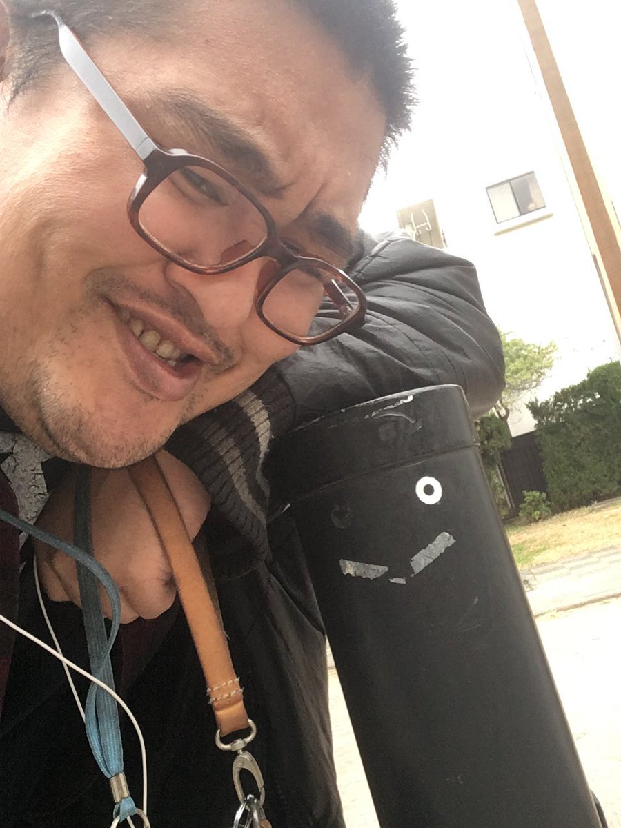 ニヒルな笑い ニヒルな笑い
