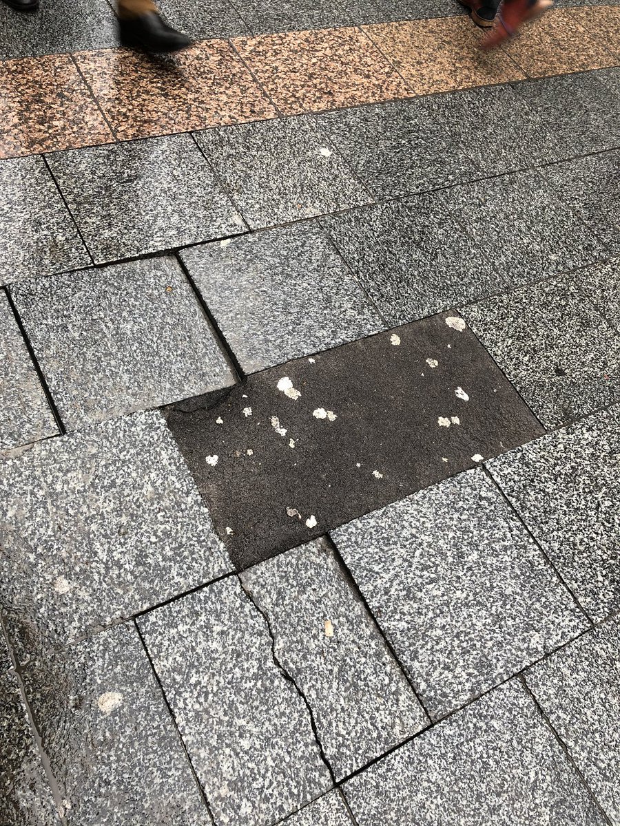 robbertdemug's tweet photo. @shertogenbosch hoi gemeente. Is het geld op? https://t.co/6vAfo1IiCF