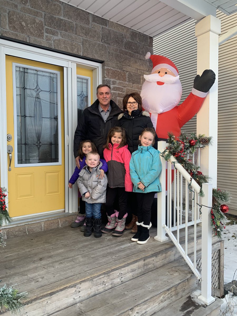 RobMitchellMLA's tweet image. From our family to yours Merry Christmas everyone!  Robert &amp;amp; Bonnie