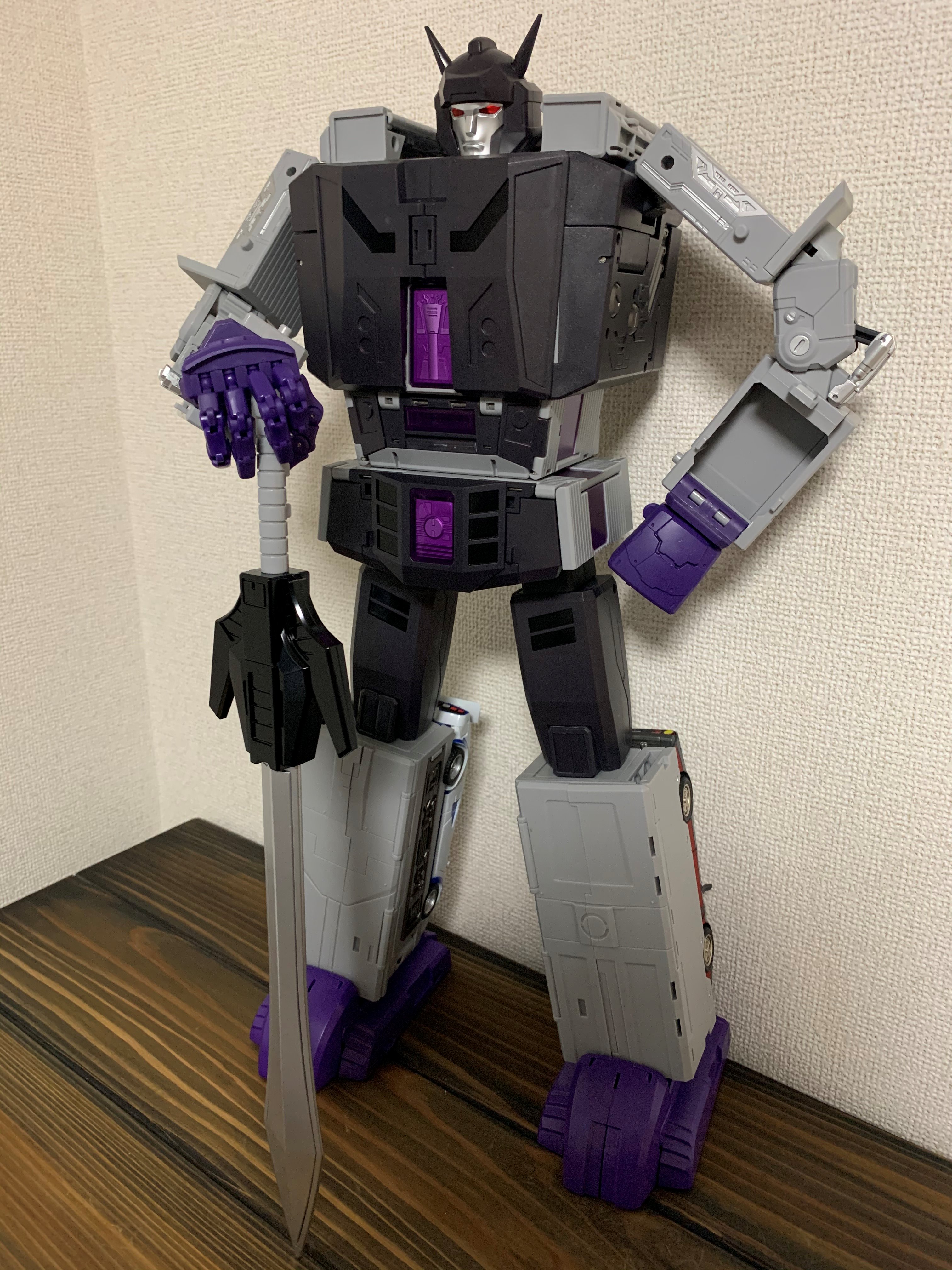 DX9 toys製 D14 CAPONE モーターマスター風 変形合体ロボット