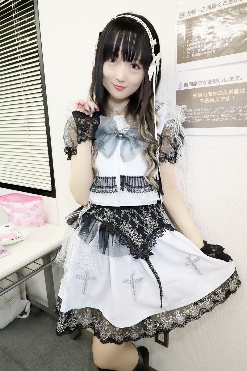 tahion_white's tweet photo. #みーうーにゃ〝ー ฅ^ΦωΦ^ฅ
#アキバピカソ 出演!3部!
#みうにゃセトリ
1. #antithesis
2. #cryhero
3. #selectmystory
今日も一日みうにゃライブたのしいー!
2019/12/22(日)
#AKIBAPICASSO vol.6
#秋葉原colors
#望月みうな https://t.co/HVjb2ls7tb
