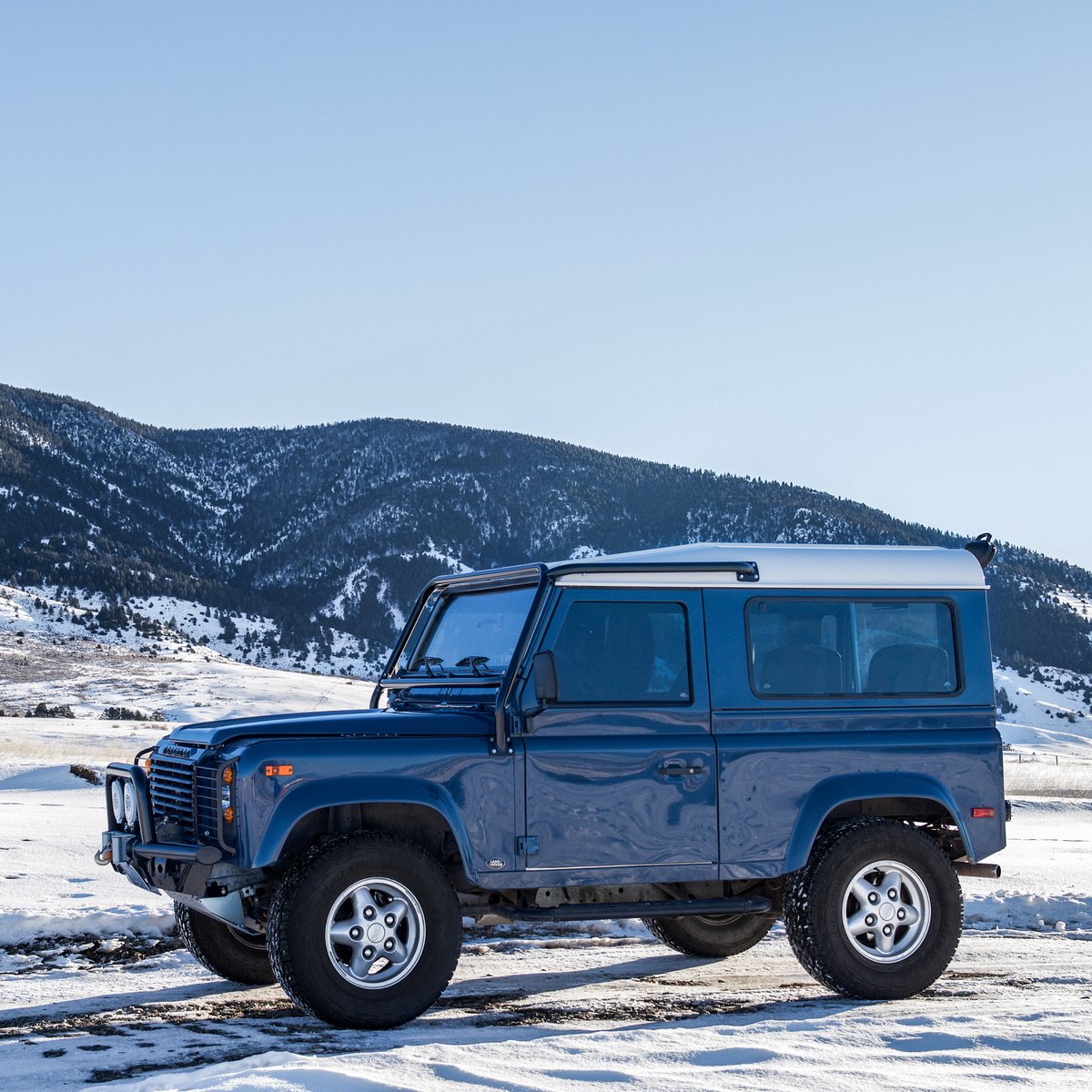 ECDautodesign's tweet photo. Winter ready! Where will your adventures take you? Design your dream D90 at https://t.co/RYDci19Sw5
.
#ecdautodesign #landroverdefender #landroverdefender90 #defender90 #d90 #classiccars #offroad4x4 #luxurylifestyle #luxurycars #carswithoutlimits #dailydriven #blacklistlifestyle https://t.co/87sWMo8FkZ