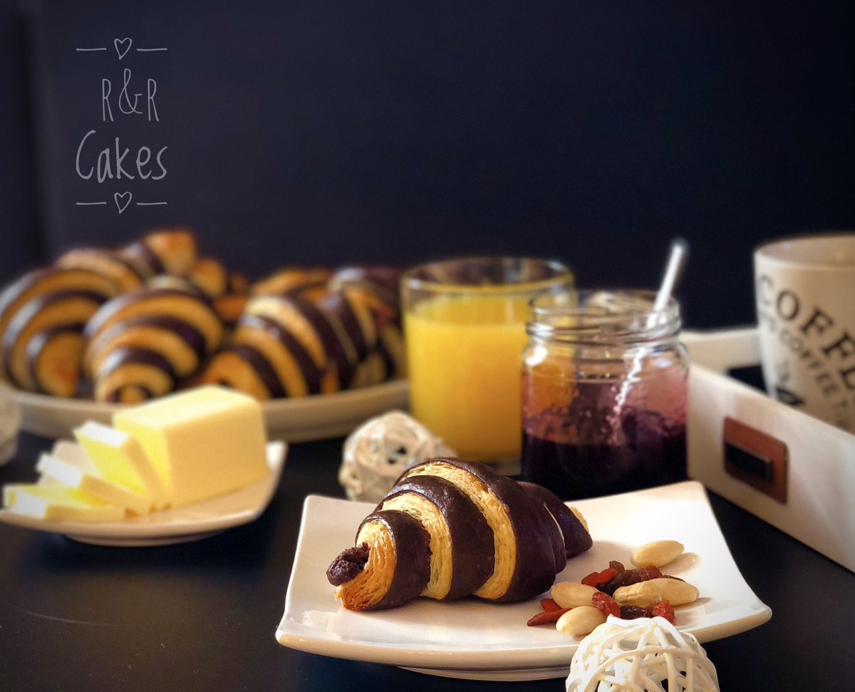 rnrcake's tweet photo. 💖 Bonjour 💖 mes Croissants au Chocolat 🥐 🍫🥰 yes I am chocoholic 😂 #painauchocolat #croissantauchocolat #croissant #croissants #carcassonne #gateaux #coloredcroissant #coloredcroissants #bonjour https://t.co/IGx99uUP7X